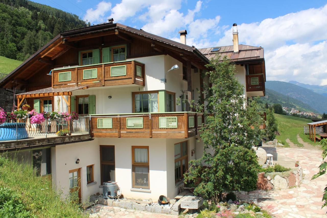 Agritur Volpaia Rooms And Apartments Vermiglio Exterior photo