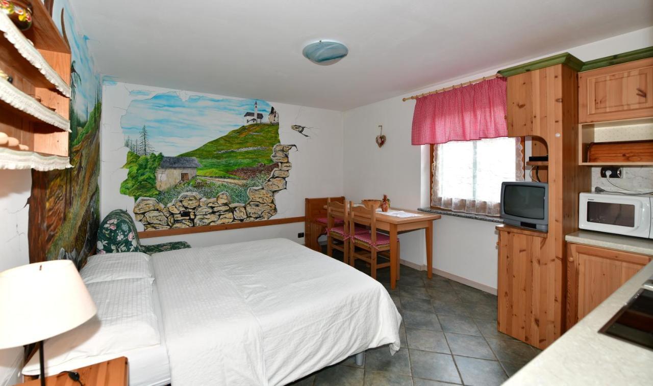 Agritur Volpaia Rooms And Apartments Vermiglio Exterior photo